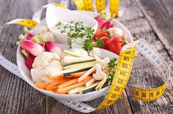 Aktif karbonlu iki haftalık diyetin diyetindeki sebzeler